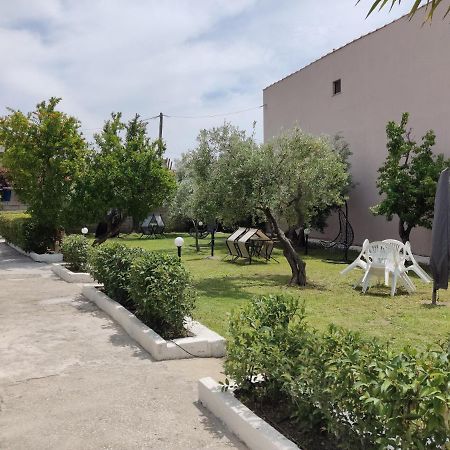 Villa Elina House And Garden à Nikiti  Extérieur photo