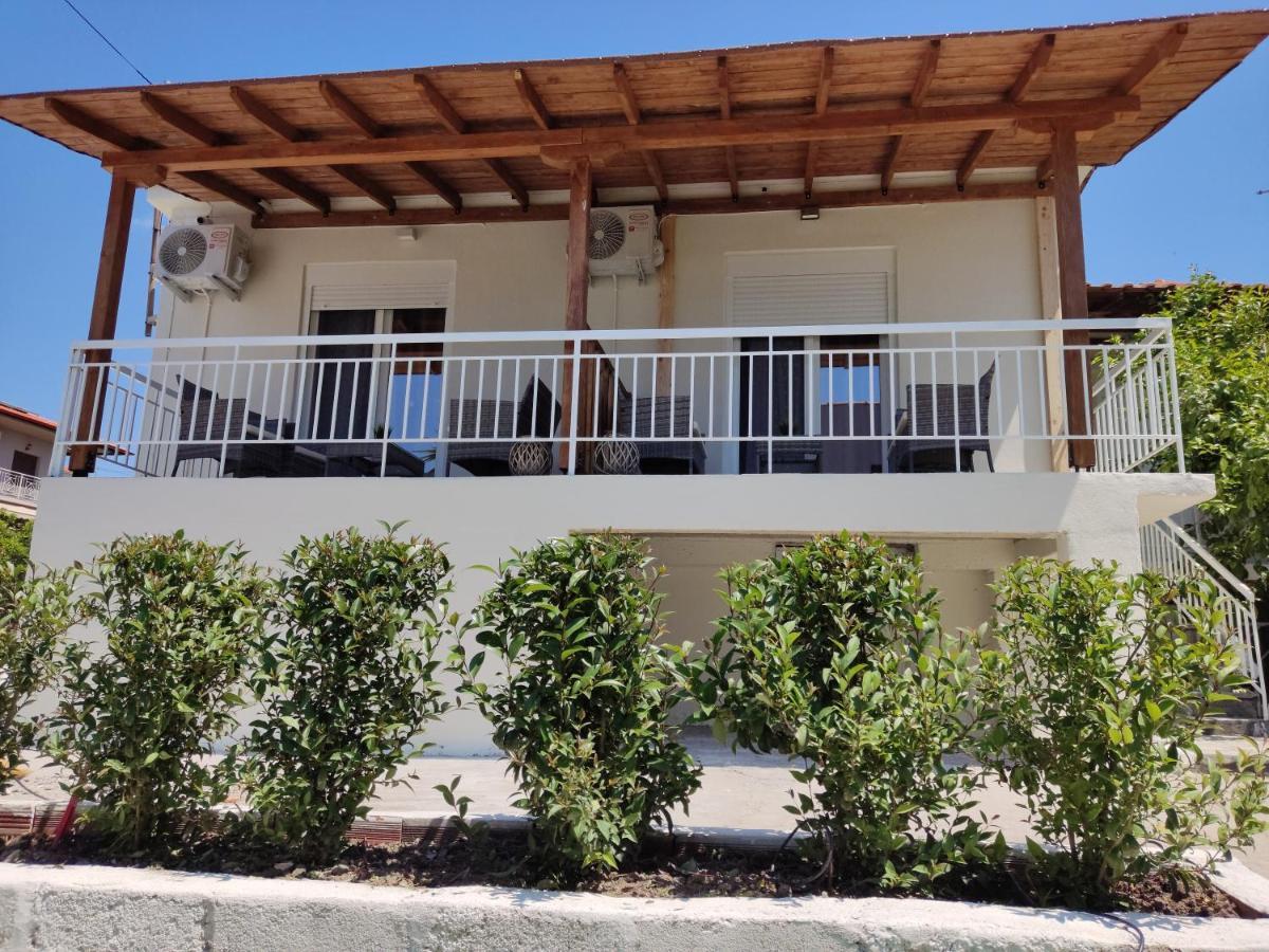 Villa Elina House And Garden à Nikiti  Extérieur photo