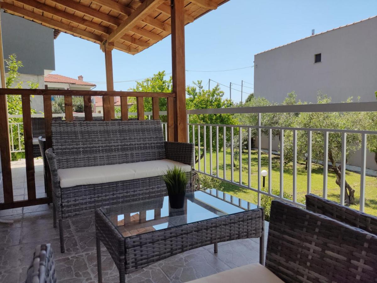Villa Elina House And Garden à Nikiti  Extérieur photo
